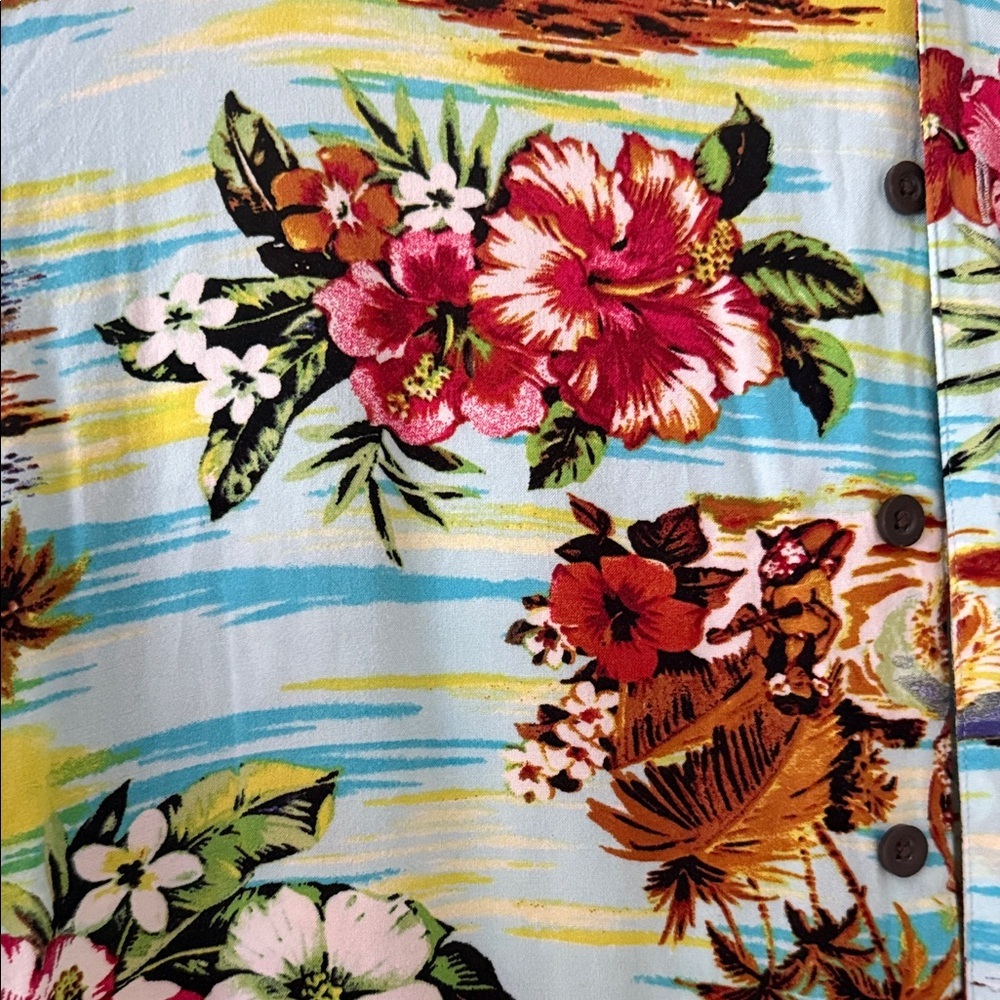 Classic Hawaiian Floral Men's Shirt - Picture 2 of 4